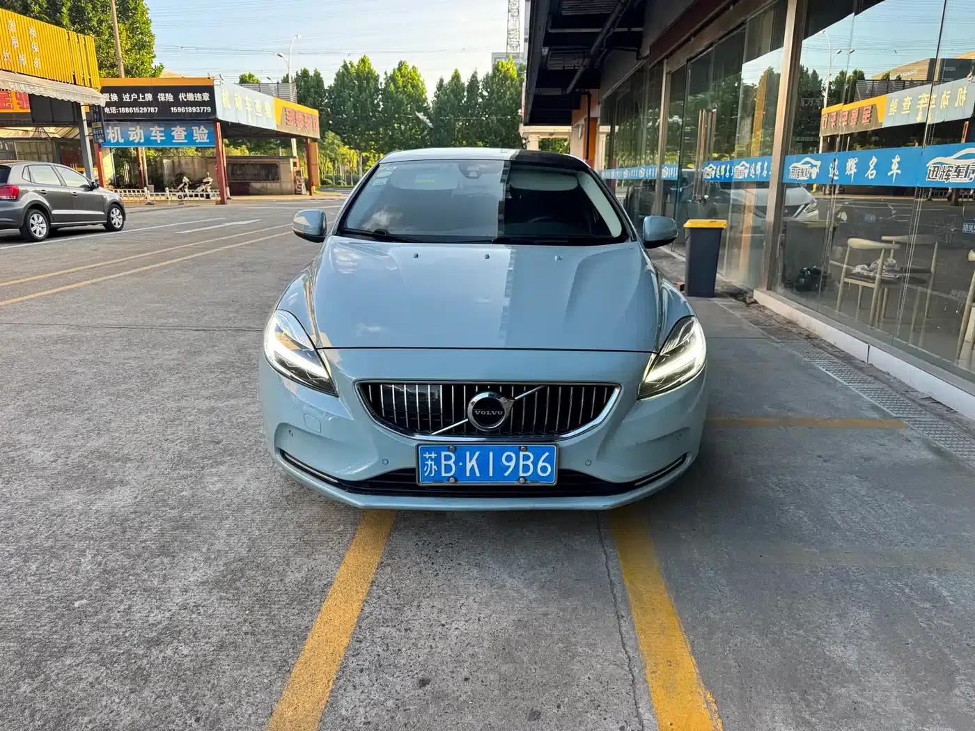 2018 Volvo V40 T3 Smart Edition — миниатюра 2