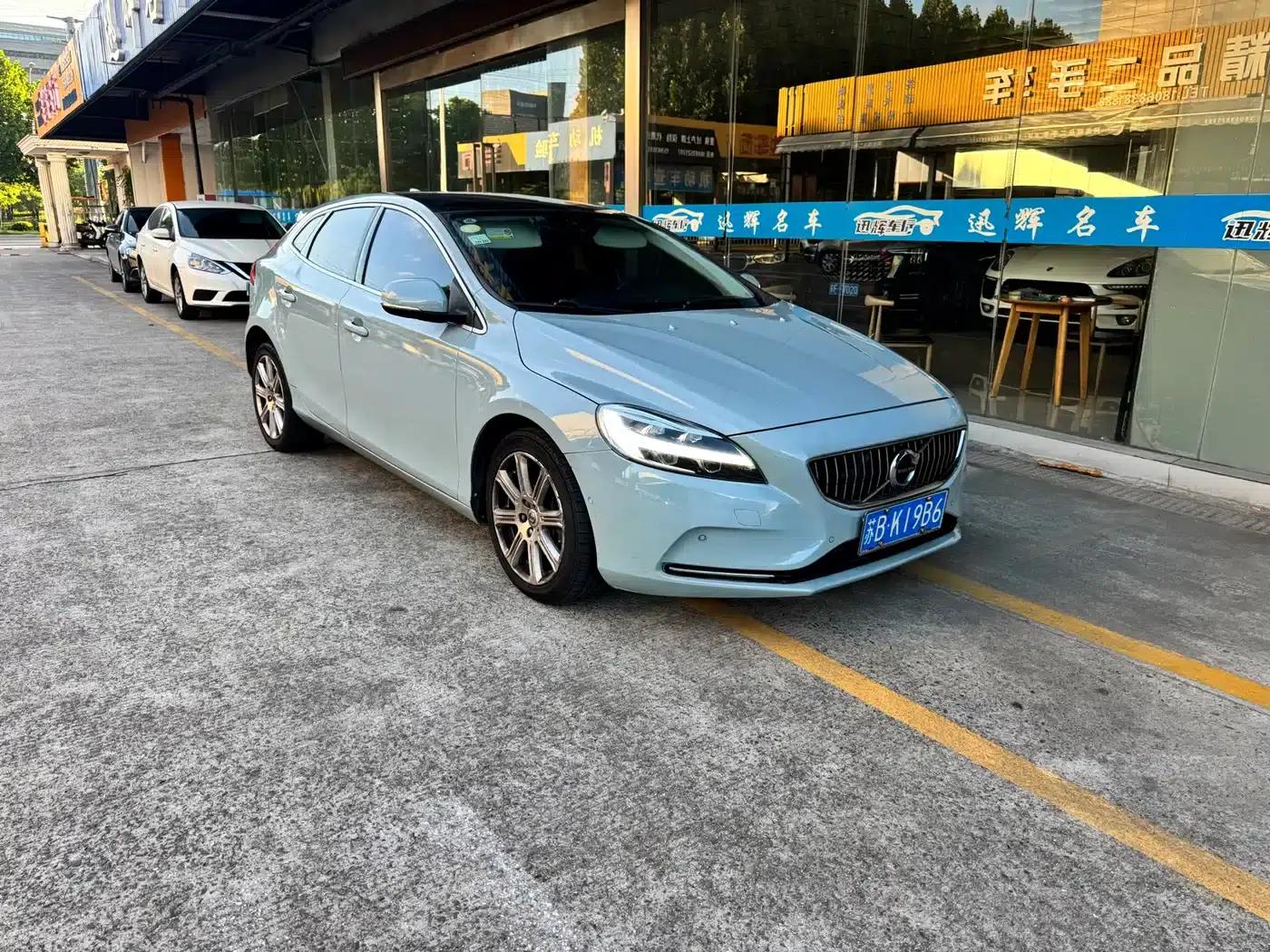 2018 Volvo V40 T3 Smart Edition — миниатюра 3