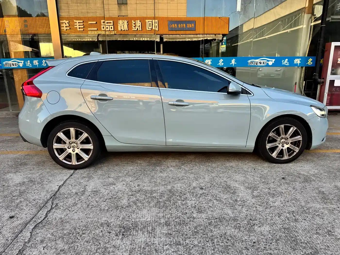 2018 Volvo V40 T3 Smart Edition — миниатюра 4