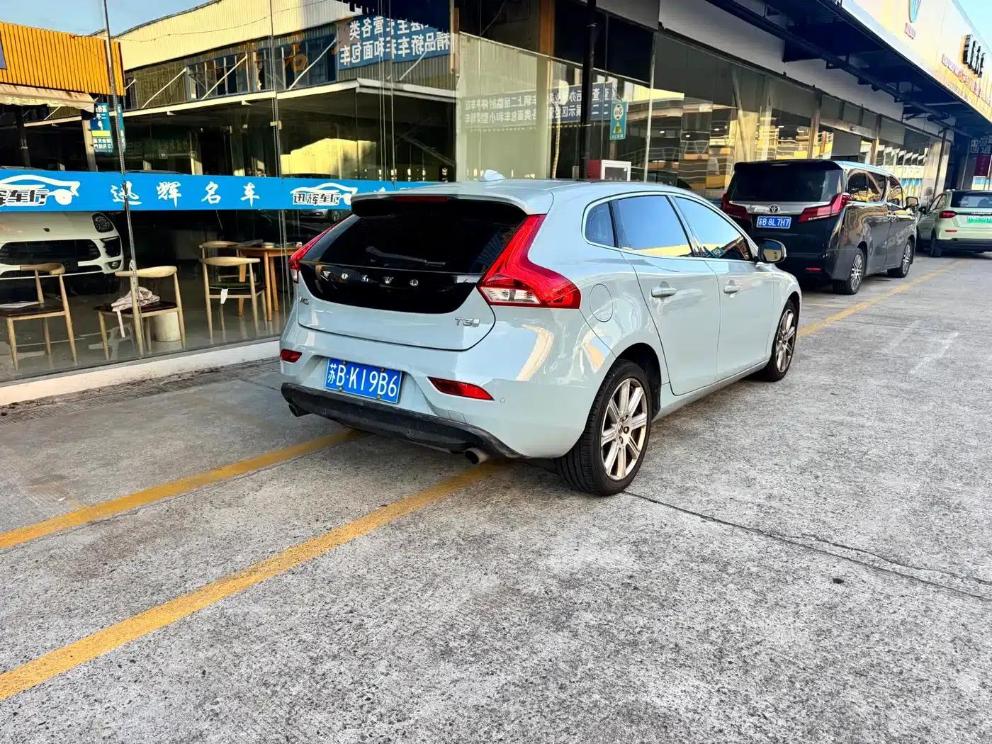 2018 Volvo V40 T3 Smart Edition — миниатюра 5
