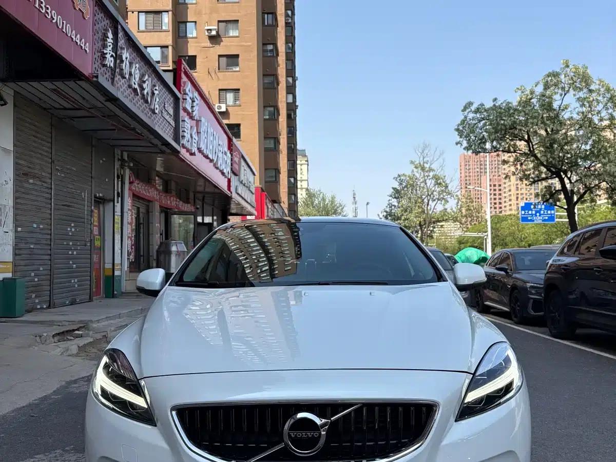 2018 Volvo V40 T3 Smart Edition — миниатюра 2