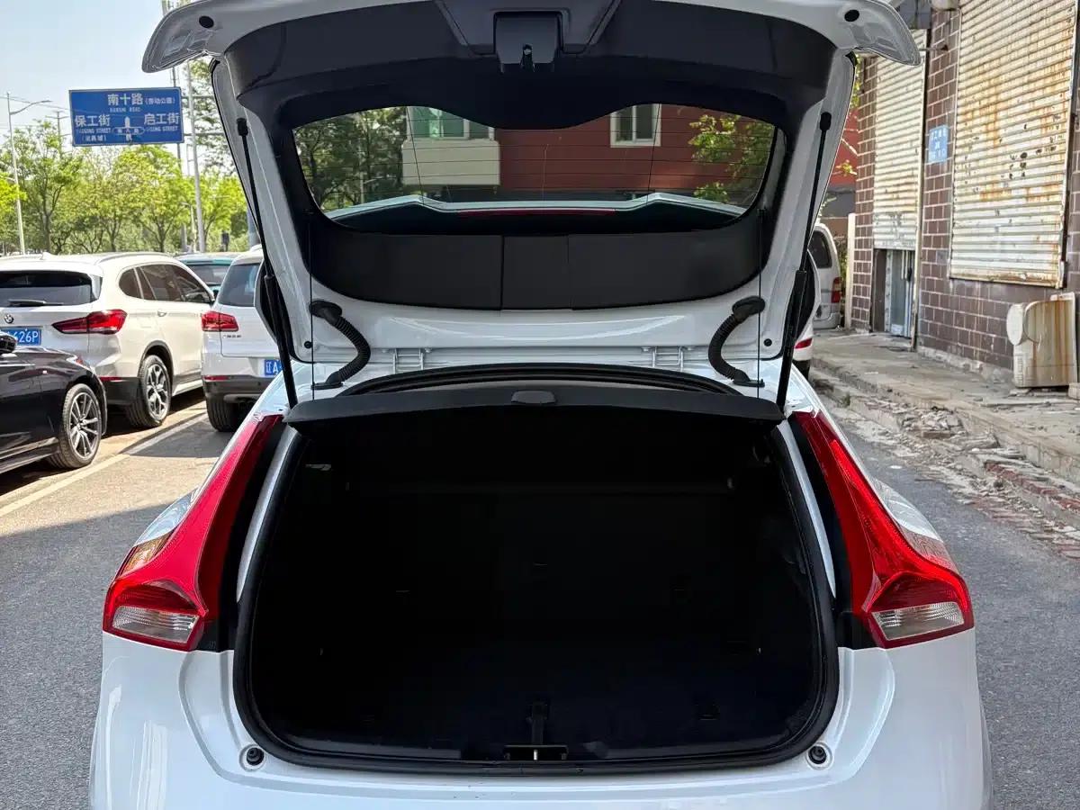 2018 Volvo V40 T3 Smart Edition — миниатюра 12