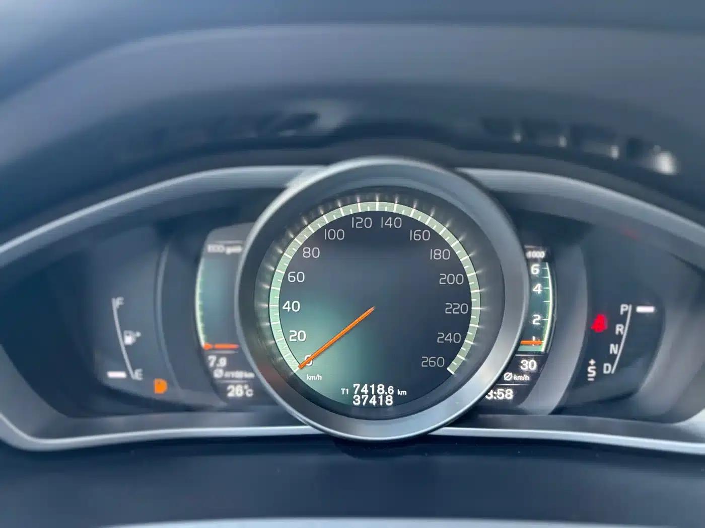 2018 Volvo V40 T3 Smart Edition — миниатюра 15