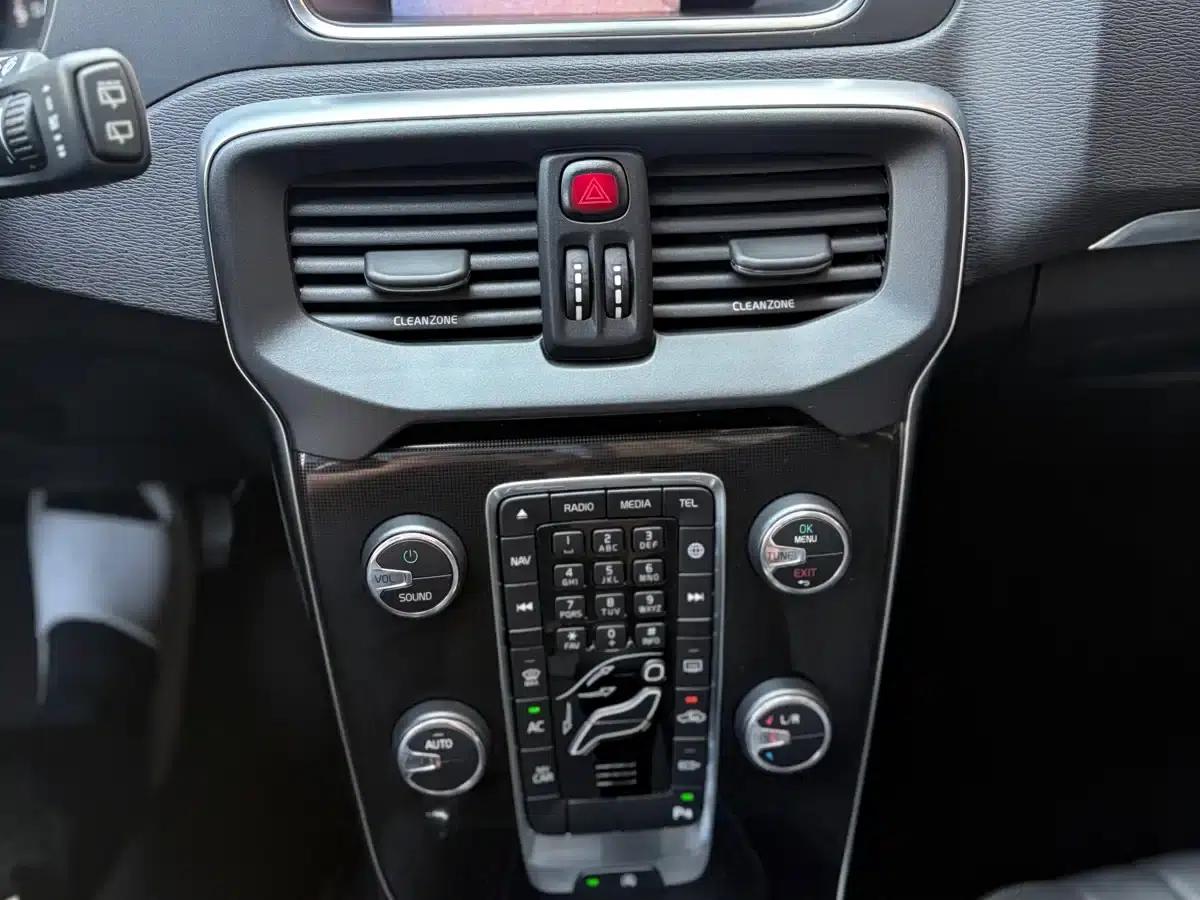 2018 Volvo V40 T3 Smart Edition — миниатюра 17