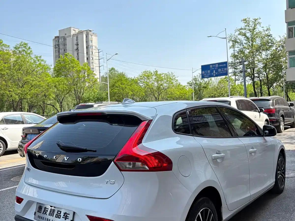 2018 Volvo V40 T3 Smart Edition — миниатюра 4