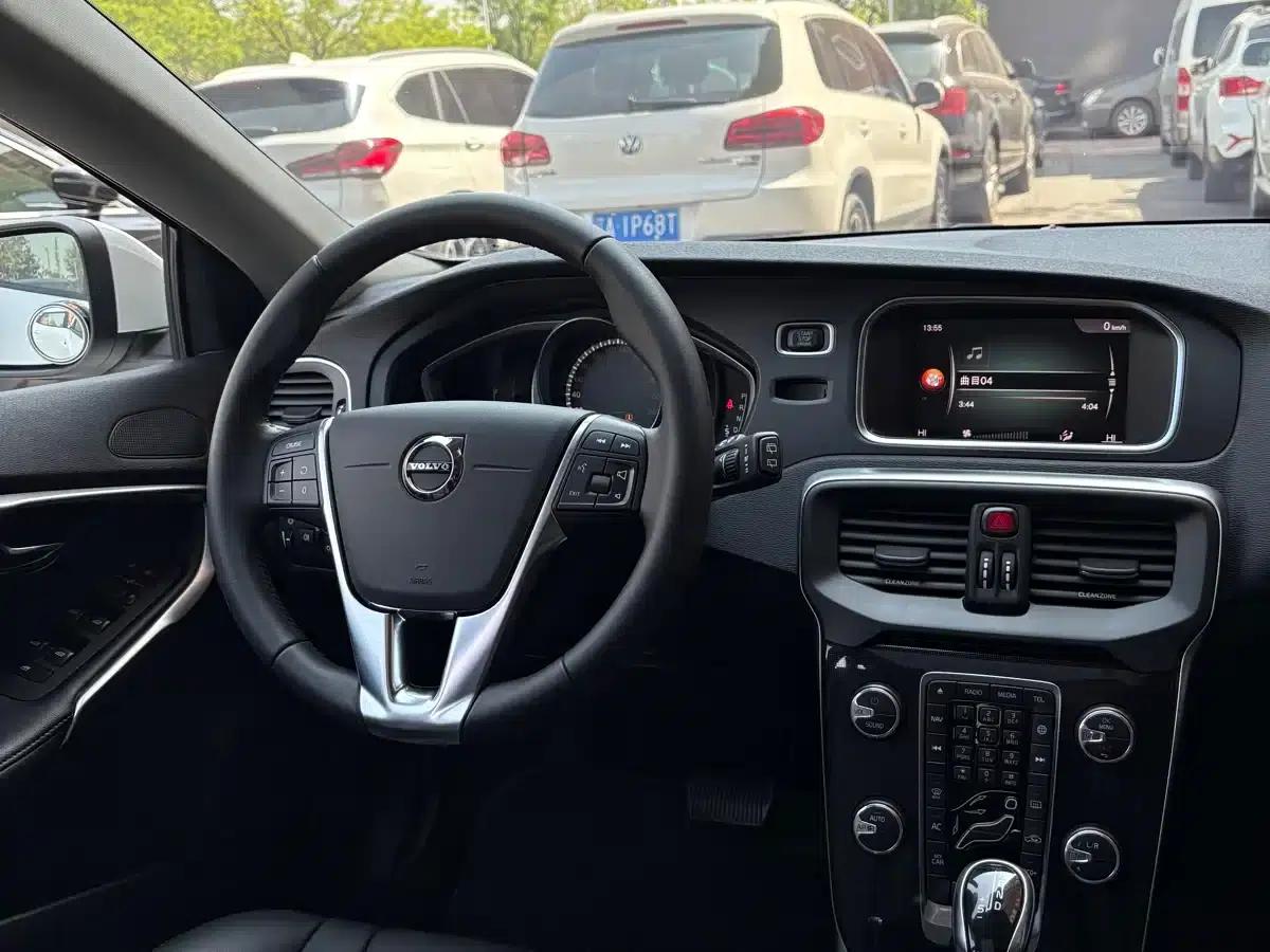 2018 Volvo V40 T3 Smart Edition — миниатюра 9