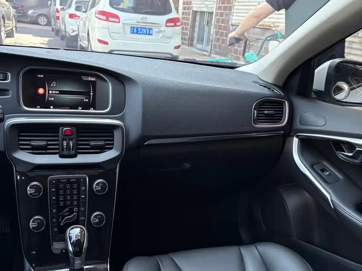 2018 Volvo V40 T3 Smart Edition — миниатюра 10