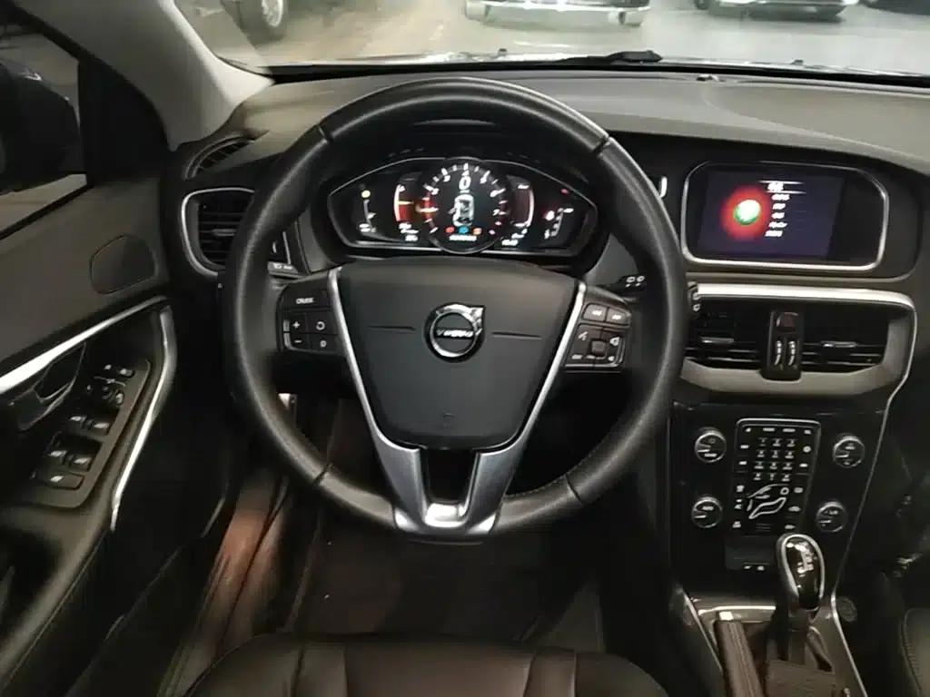 2018 Volvo V40 T3 Smart Edition — миниатюра 11