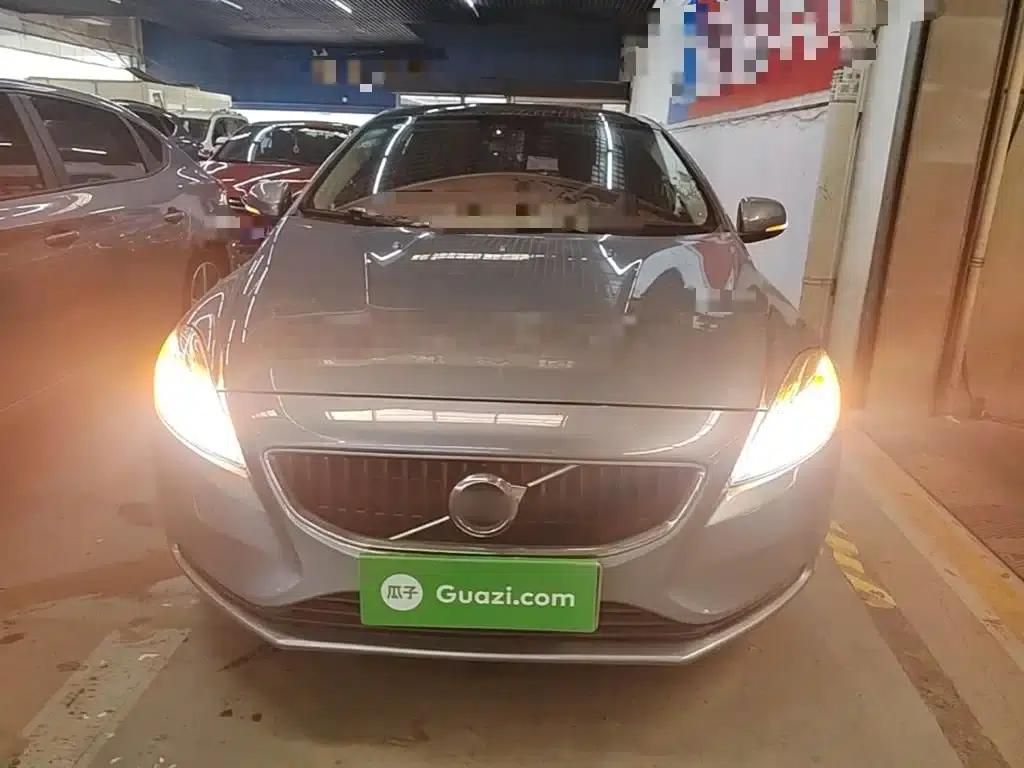 2018 Volvo V40 T3 Smart Edition — миниатюра 3