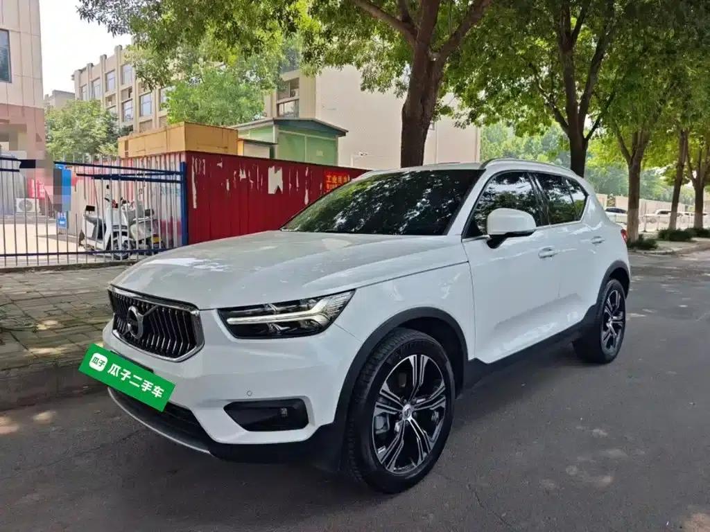 2020 Volvo XC40 T4 AWD Inscription Luxury Edition — миниатюра 1