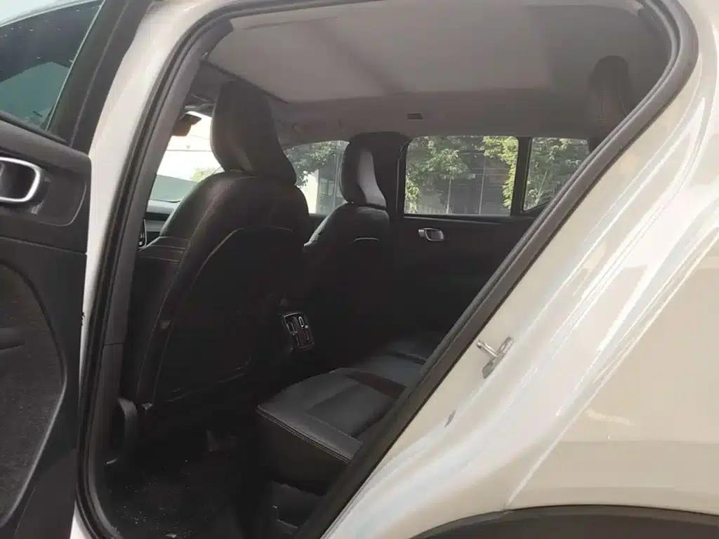 2020 Volvo XC40 T4 AWD Inscription Luxury Edition — миниатюра 17