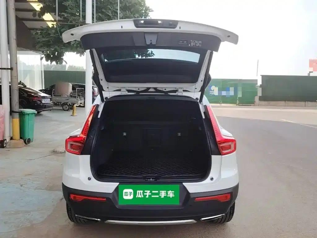 2020 Volvo XC40 T4 AWD Inscription Luxury Edition — миниатюра 19