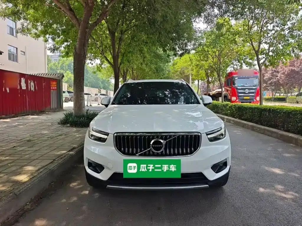 2020 Volvo XC40 T4 AWD Inscription Luxury Edition — миниатюра 3