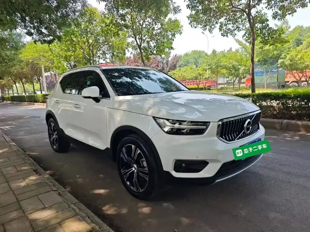 2020 Volvo XC40 T4 AWD Inscription Luxury Edition — миниатюра 4