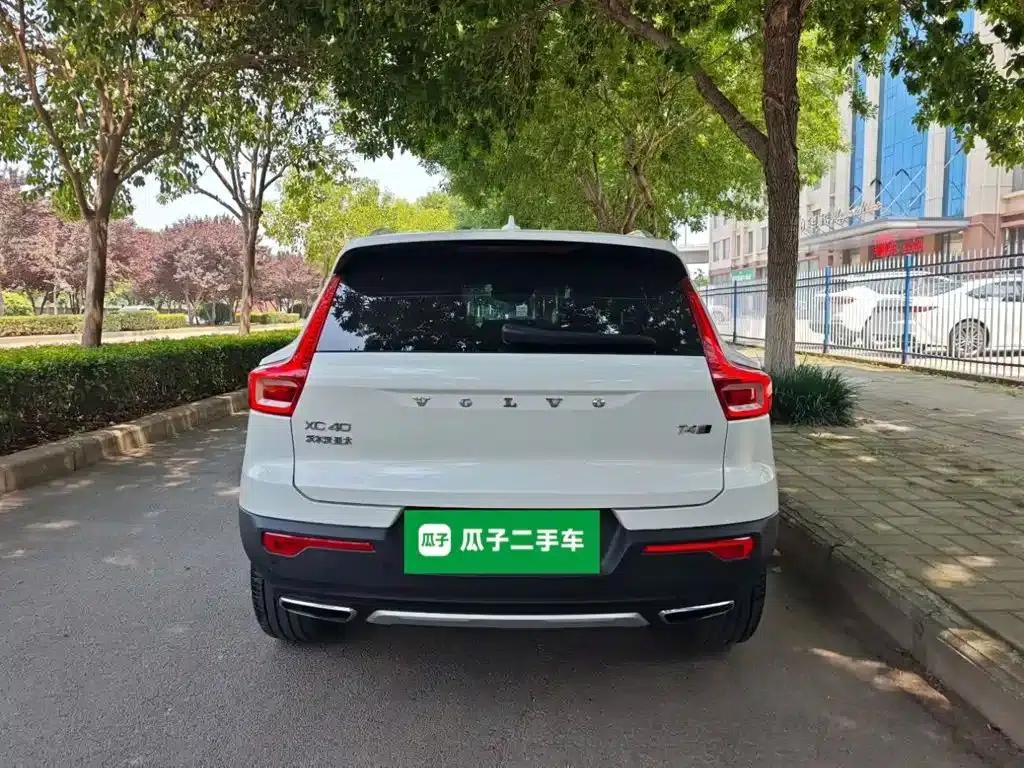 2020 Volvo XC40 T4 AWD Inscription Luxury Edition — миниатюра 6