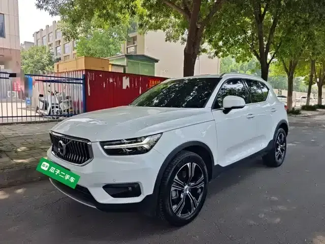 2020 Volvo XC40 T4 AWD Inscription Luxury Edition