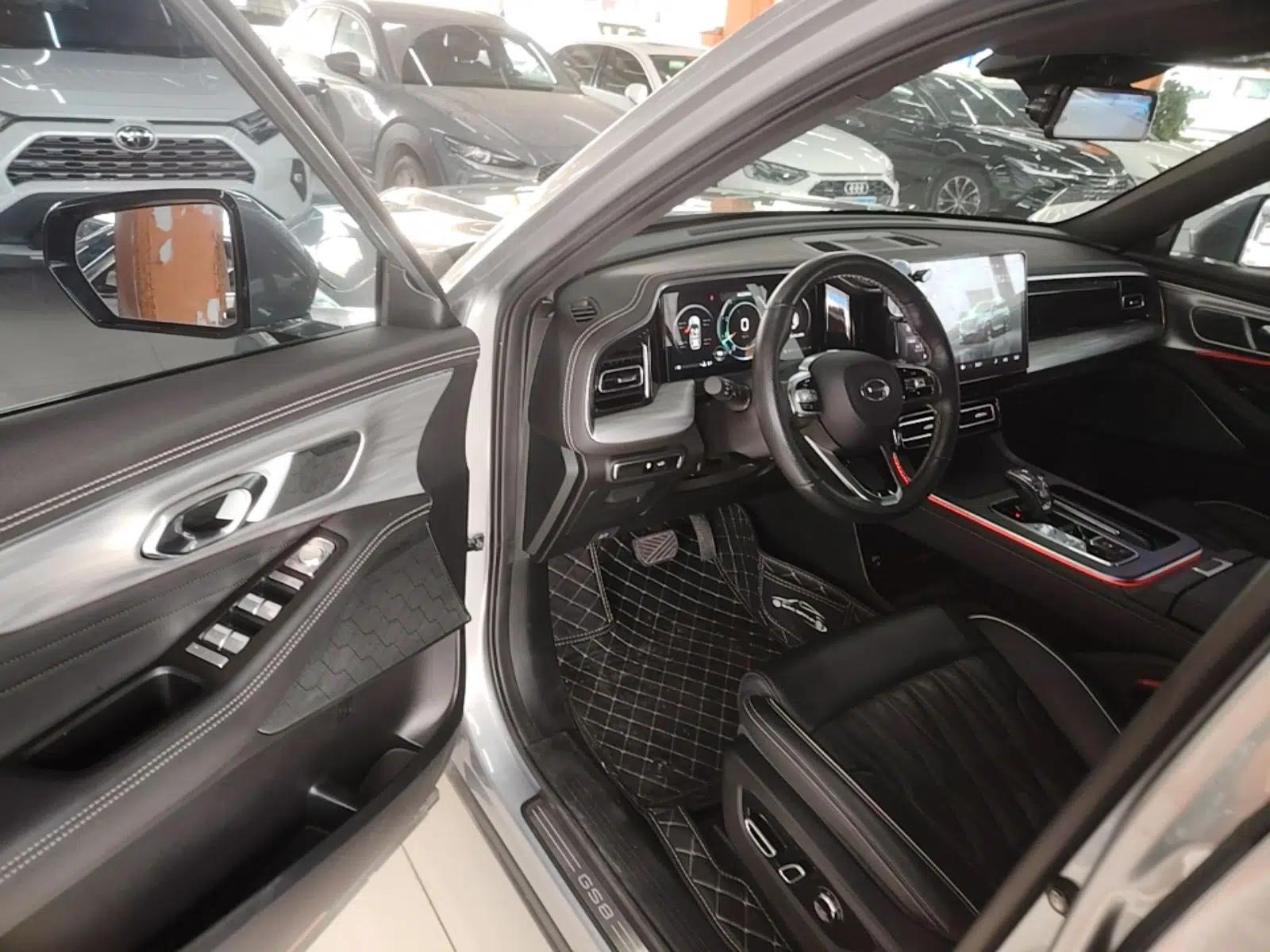 GAC Trumpchi GS8 2022 Flagship Series 2.0 TGDI Two-Wheel-Drive Prestige Edition (7 Seats) — миниатюра 18