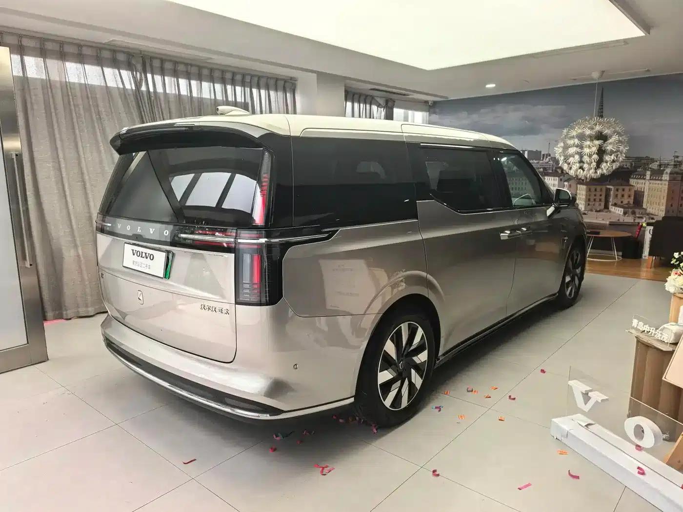 Volvo EM90 2025 Ultra 6-seater — миниатюра 22