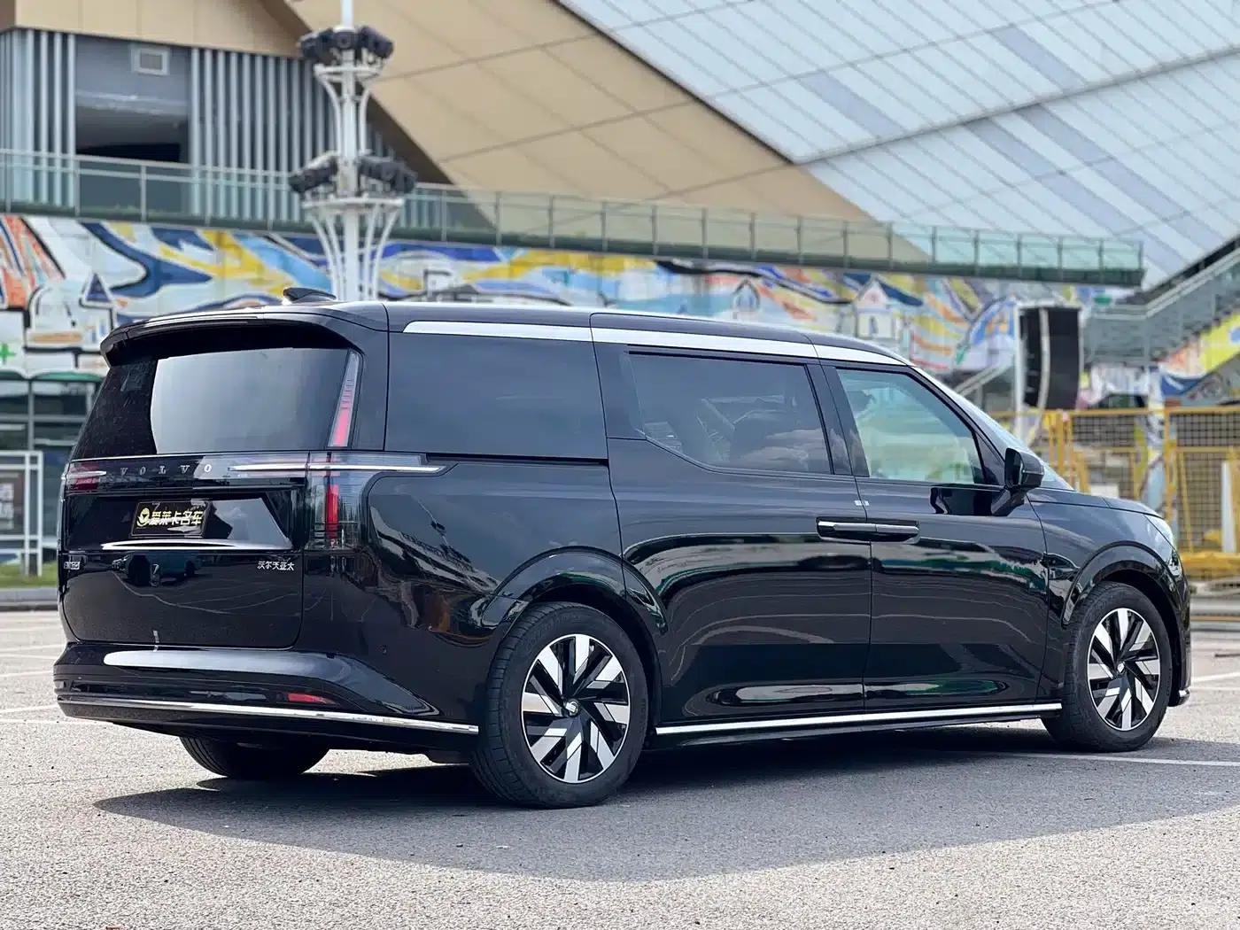 Volvo EM90 2025 Ultra 6-seater — миниатюра 5