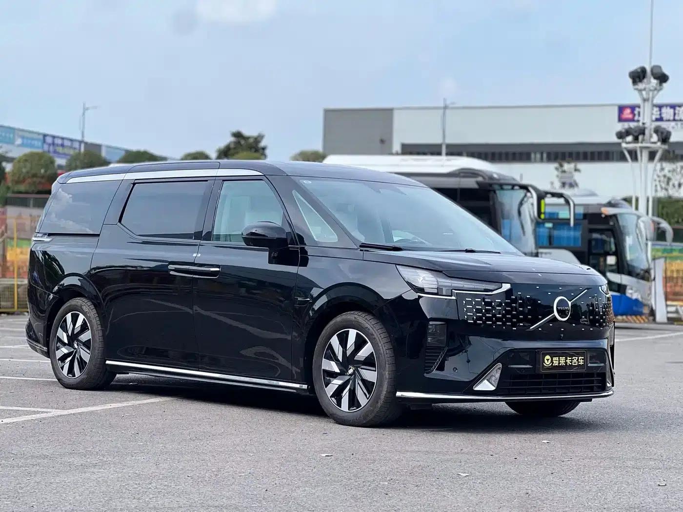 Volvo EM90 2025 Ultra 6-seater — миниатюра 6
