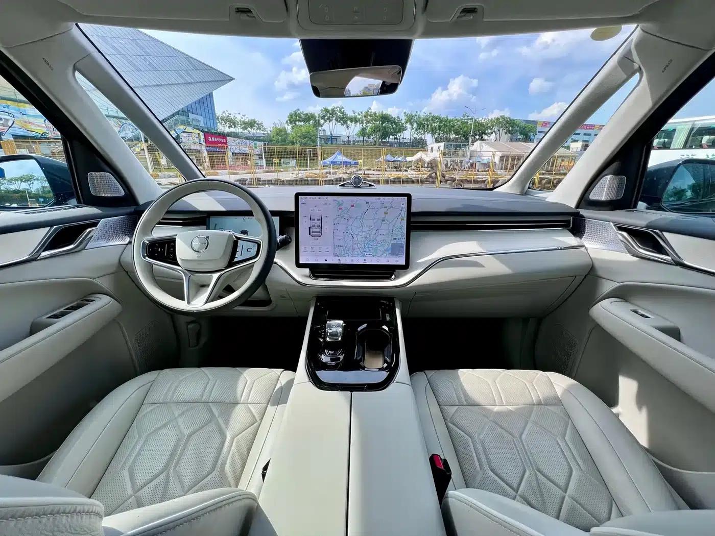 Volvo EM90 2025 Ultra 6-seater — миниатюра 10
