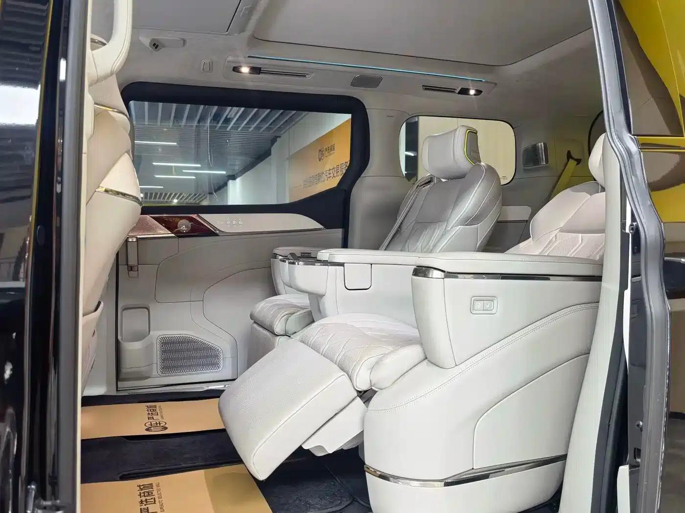 Volvo EM90 2025 Ultra 6-seater — миниатюра 8