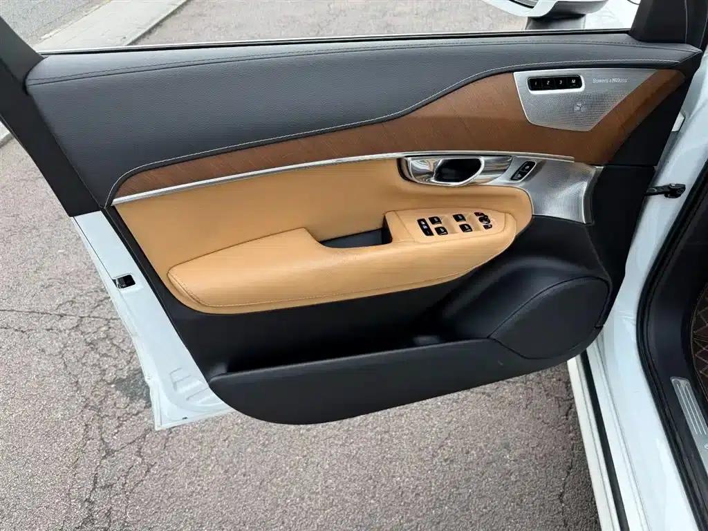 2018 Volvo XC90 Plug-in Hybrid E-Drive Hybrid T8 Inscription 7-Seater — миниатюра 6