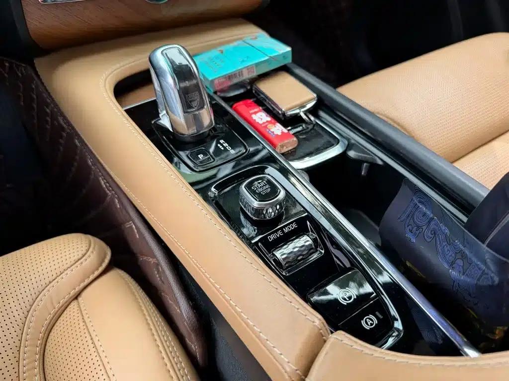 2018 Volvo XC90 Plug-in Hybrid E-Drive Hybrid T8 Inscription 7-Seater — миниатюра 9