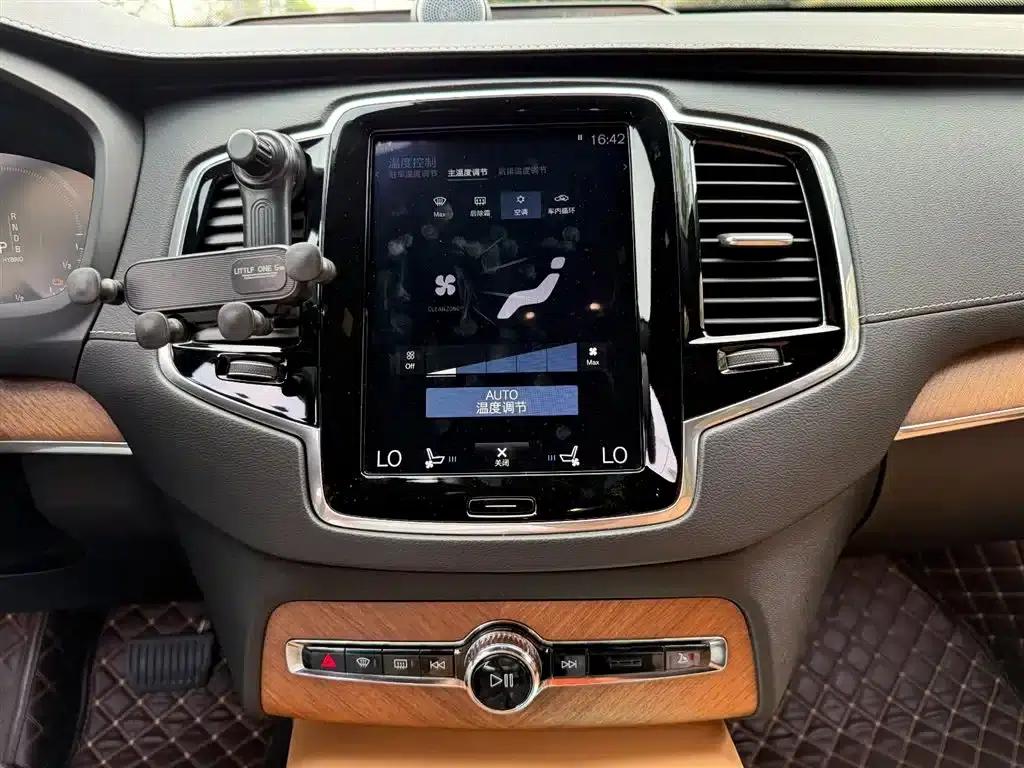 2018 Volvo XC90 Plug-in Hybrid E-Drive Hybrid T8 Inscription 7-Seater — миниатюра 10