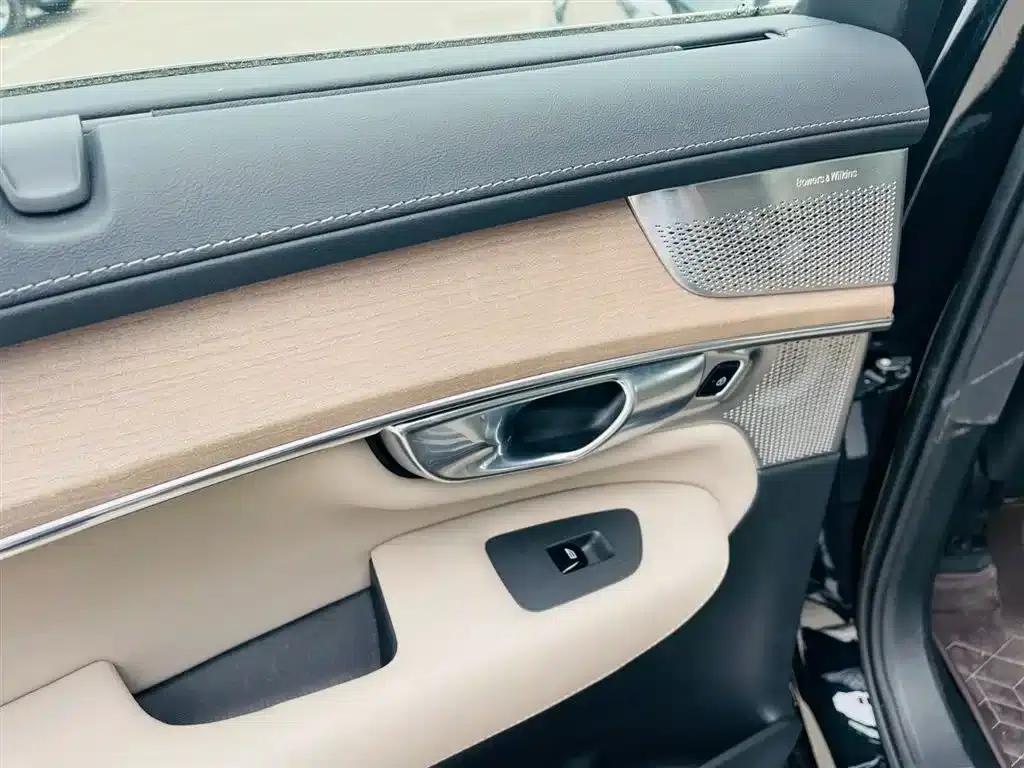 2025 Volvo XC90 Plug-in Hybrid Facelift T8 Luxury 7-Seater — миниатюра 11