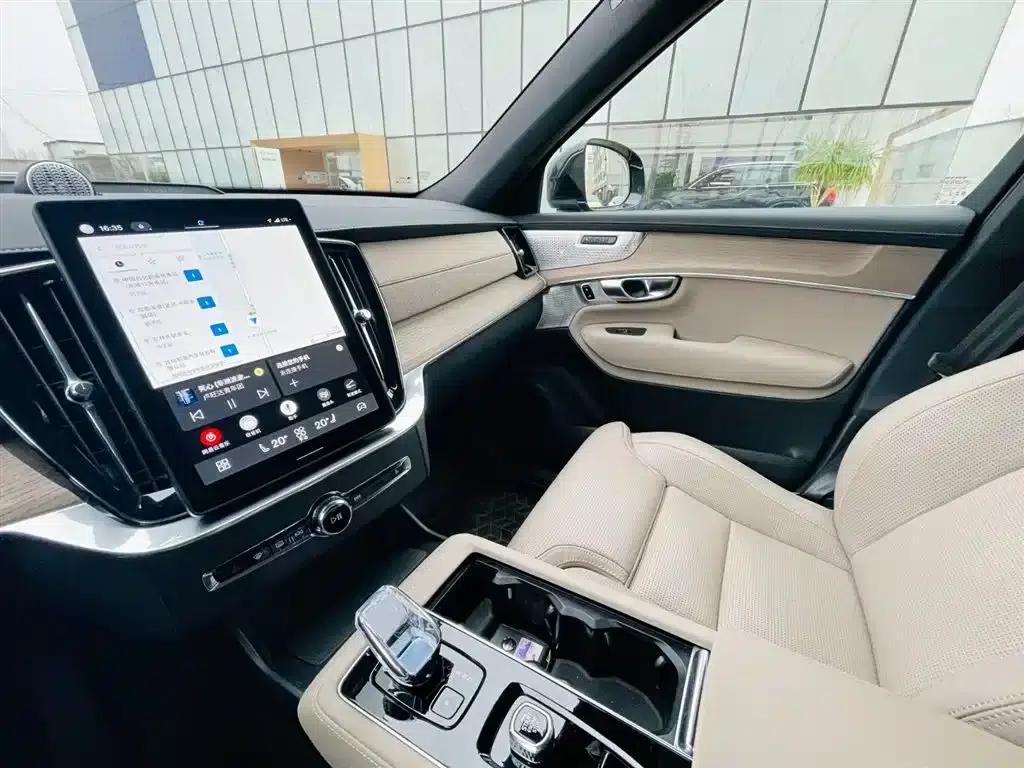 2025 Volvo XC90 Plug-in Hybrid Facelift T8 Luxury 7-Seater — миниатюра 18