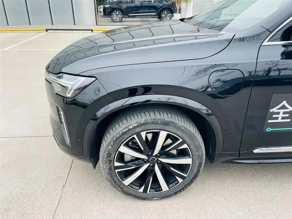 2025 Volvo XC90 Plug-in Hybrid Facelift T8 Luxury 7-Seater — миниатюра 8