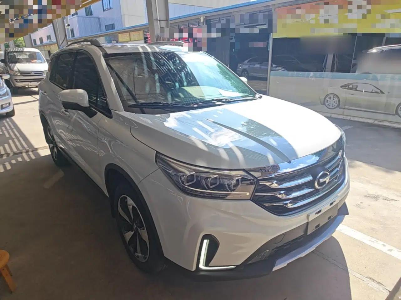 GAC Trumpchi GS4 2018 235T Automatic Two-Wheel Drive Luxury Smart Connectivity Millionth Anniversary Edition — миниатюра 12