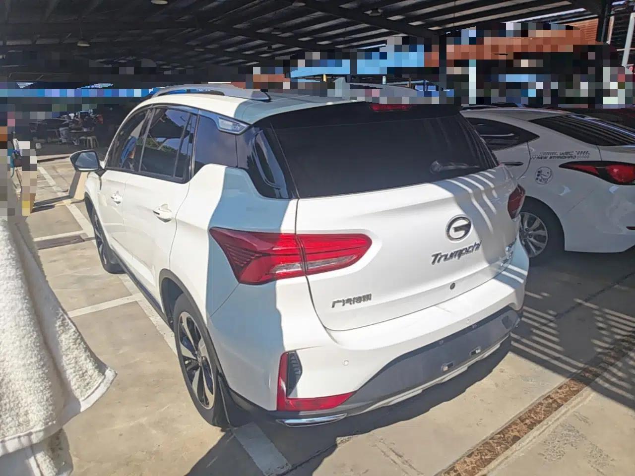 GAC Trumpchi GS4 2018 235T Automatic Two-Wheel Drive Luxury Smart Connectivity Millionth Anniversary Edition — миниатюра 13