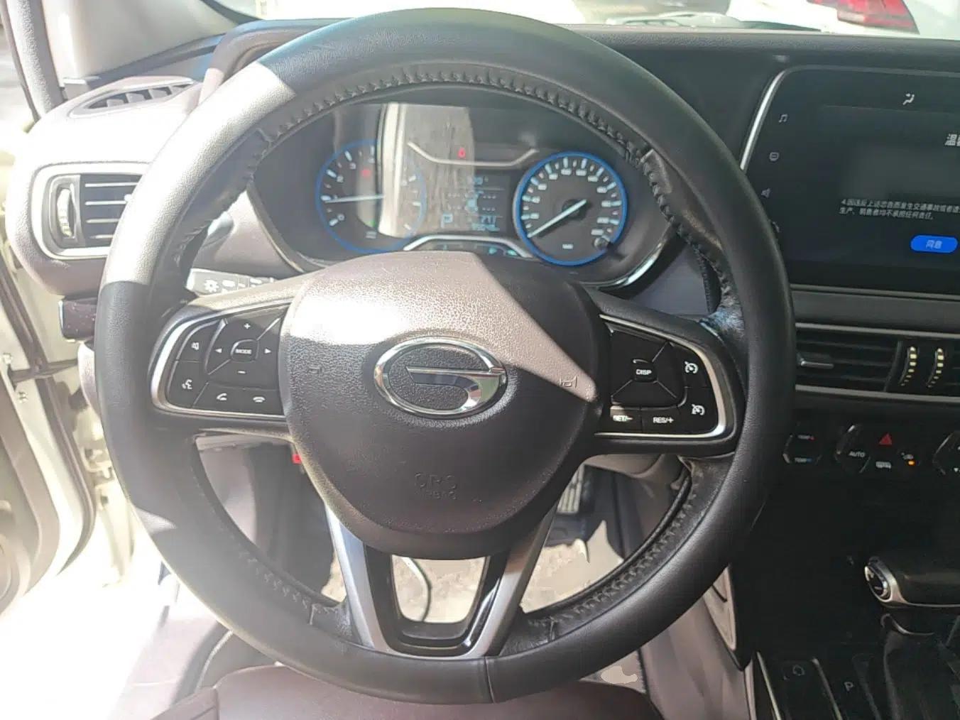 GAC Trumpchi GS4 2018 235T Automatic Two-Wheel Drive Luxury Smart Connectivity Millionth Anniversary Edition — миниатюра 18