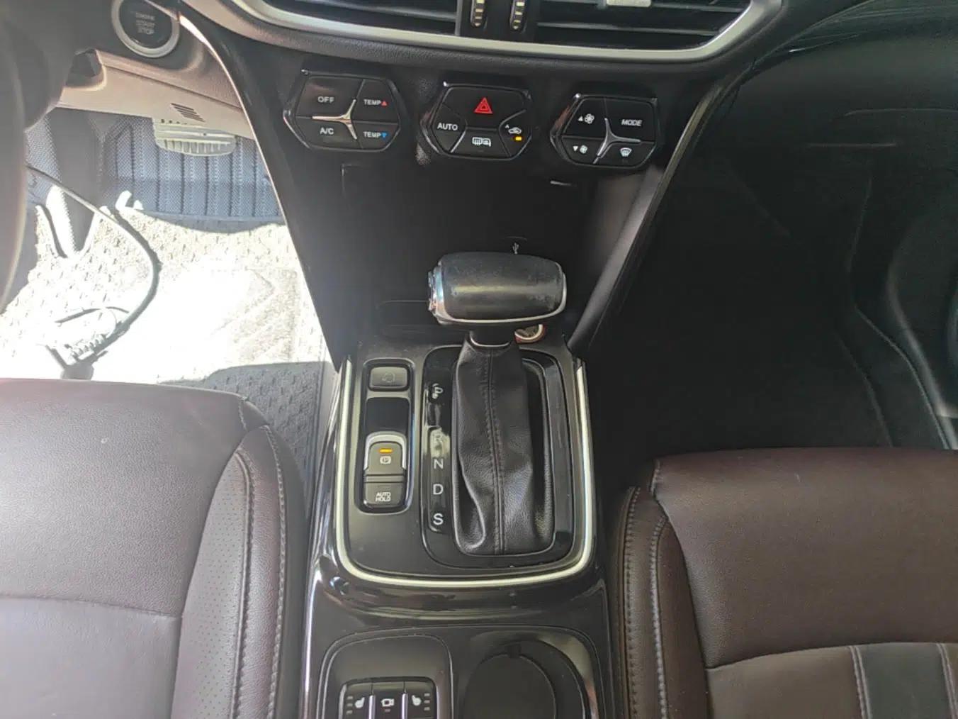 GAC Trumpchi GS4 2018 235T Automatic Two-Wheel Drive Luxury Smart Connectivity Millionth Anniversary Edition — миниатюра 21