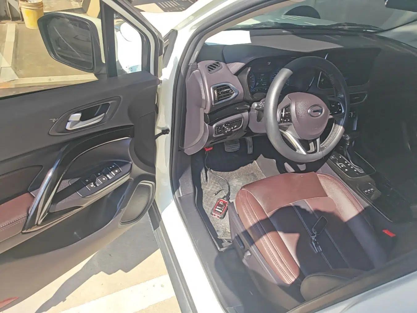 GAC Trumpchi GS4 2018 235T Automatic Two-Wheel Drive Luxury Smart Connectivity Millionth Anniversary Edition — миниатюра 23