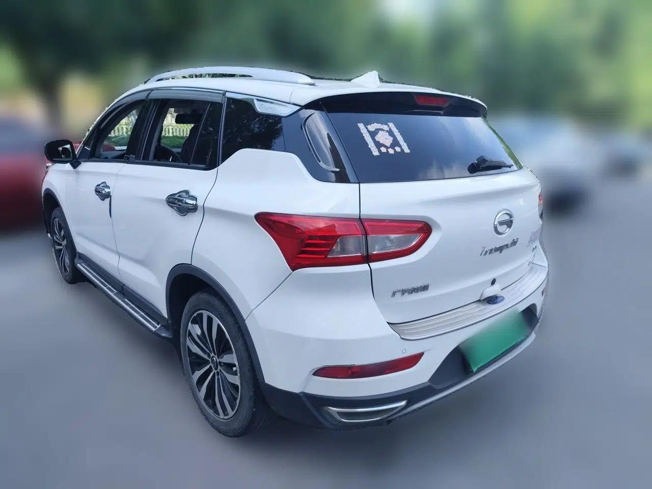 GAC Trumpchi GS4 2017 235T Automatic Two-Wheel Drive Luxury Smart Connectivity Version — миниатюра 4