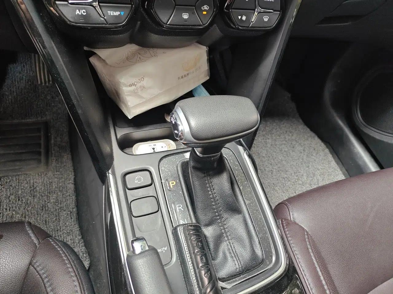 GAC Trumpchi GS4 2018 200T G-DCT Two-Wheel Drive Elite Edition — миниатюра 14