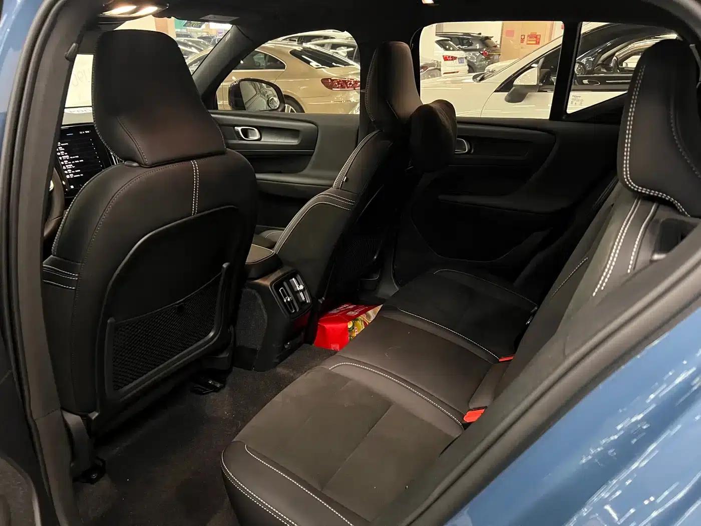 Volvo XC40 PHEV 2023 Long Range Edition — миниатюра 4