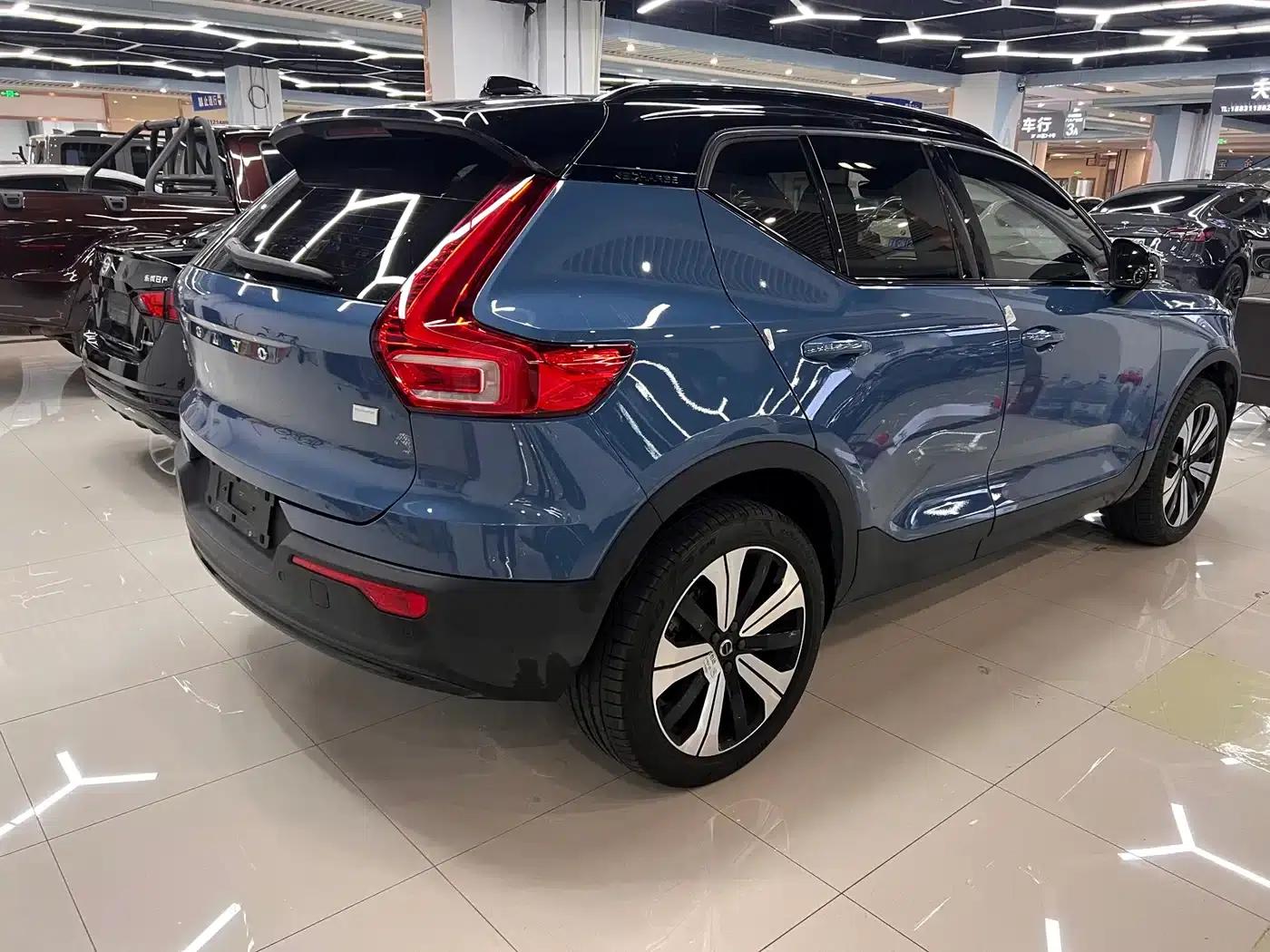 Volvo XC40 PHEV 2023 Long Range Edition — миниатюра 6