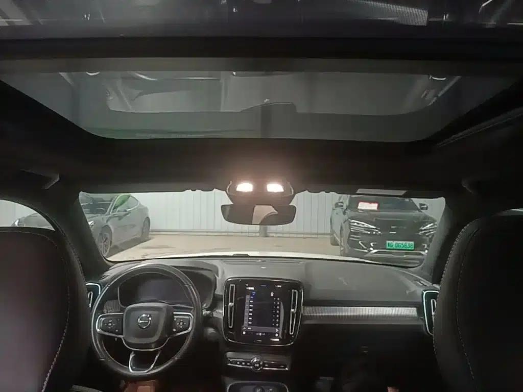 Volvo XC40 PHEV 2021 P8 Pure Electric AWD Inscription Sport Edition — миниатюра 18