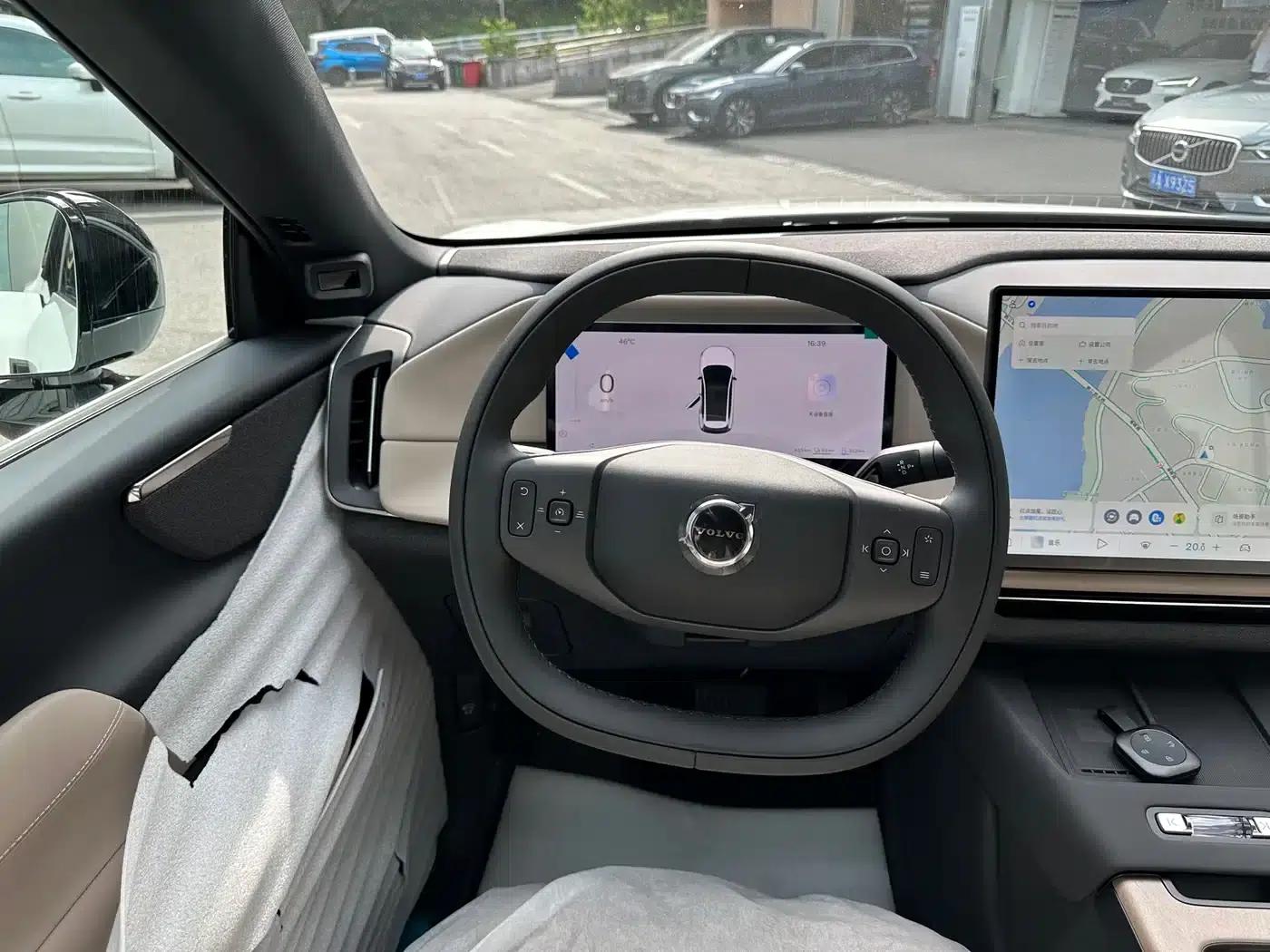 2026 Volvo XC70 Plug-in Hybrid (Two-Wheel Drive, Long Range, Core) — миниатюра 13