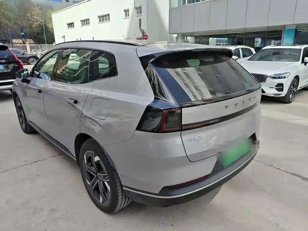 2026 Volvo XC70 Plug-in Hybrid (Two-Wheel Drive, Long Range, Core) — миниатюра 4