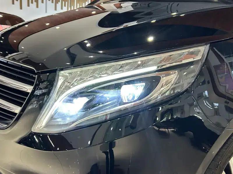 Mercedes-Benz V-Class 2016 V 260 L Premium Extended Edition — миниатюра 3