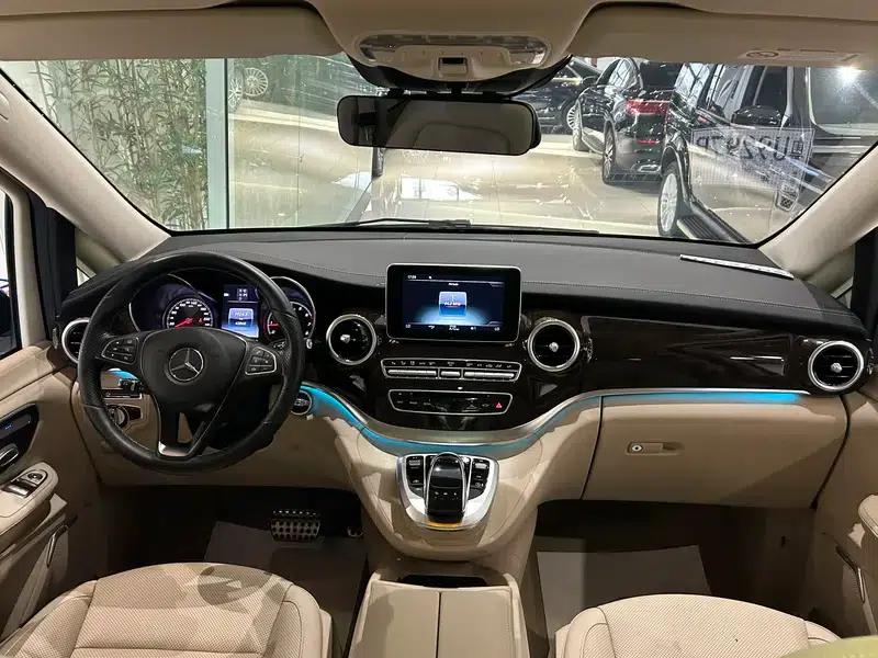 Mercedes-Benz V-Class 2016 V 260 L Premium Extended Edition — миниатюра 10