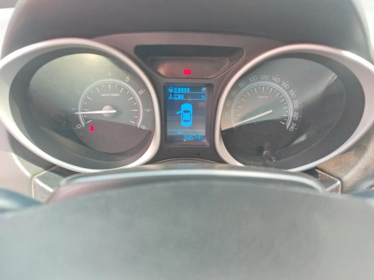 GAC Trumpchi GS5 2012 2.0L Manual Two-Wheel Drive Elite Edition — миниатюра 12