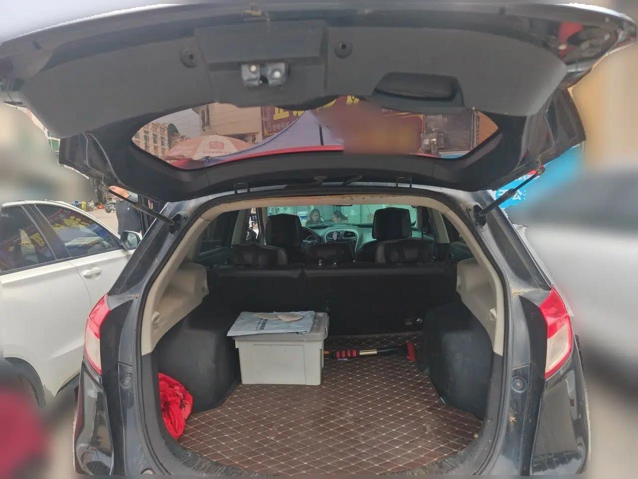 GAC Trumpchi GS5 2012 2.0L Manual Two-Wheel Drive Elite Edition — миниатюра 19