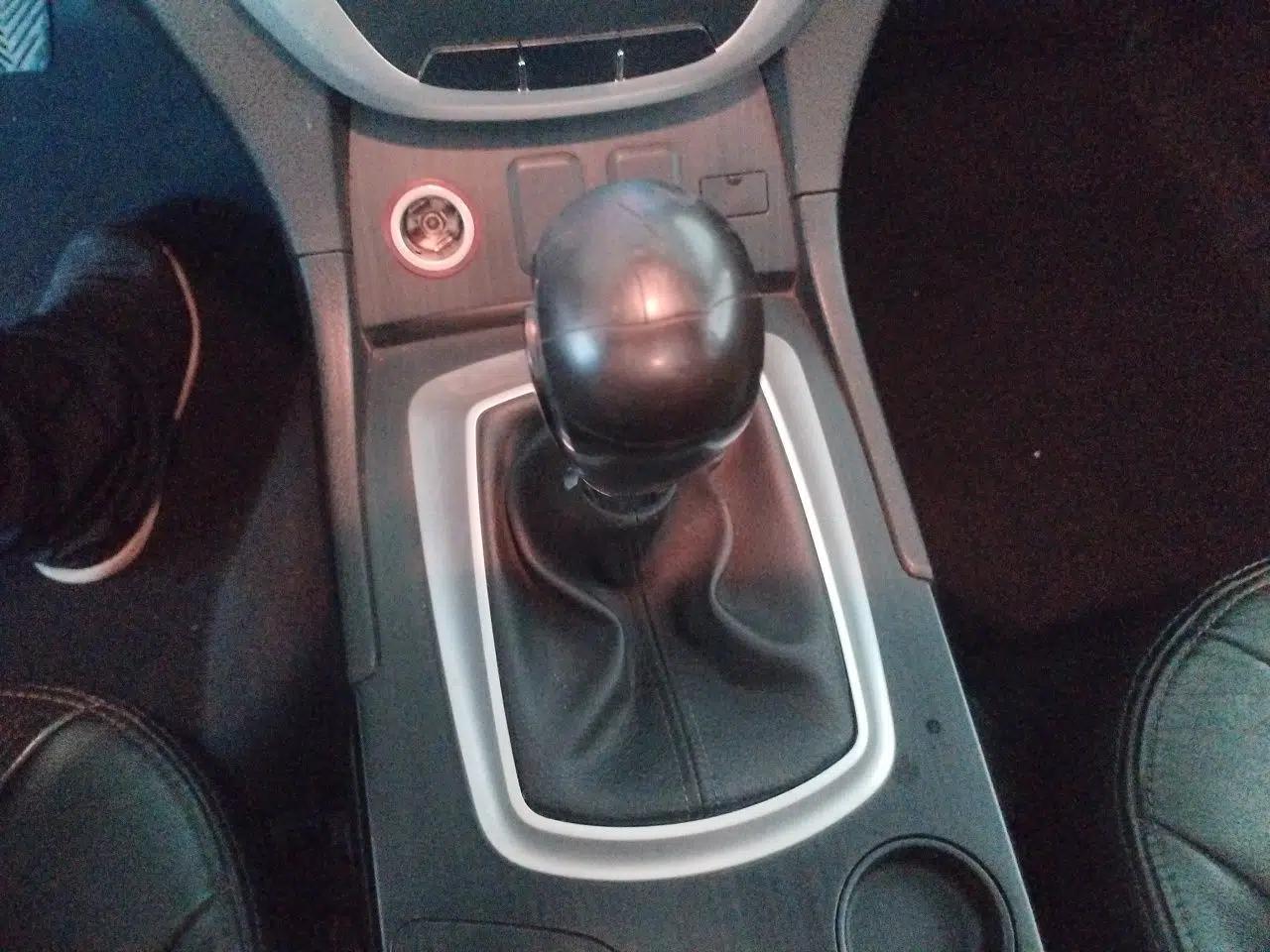 GAC Trumpchi GS5 2012 2.0L Manual Two-Wheel Drive Elite Edition — миниатюра 14