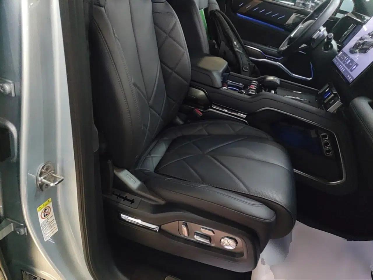 Formula Leopard 8 2025 Smart & Brave Flagship Edition 6 Seats — миниатюра 19